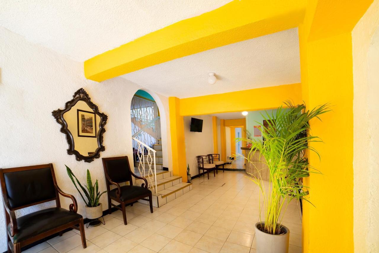 Oyo Hotel Jardin Carpio Агуаскалиентес Екстериор снимка